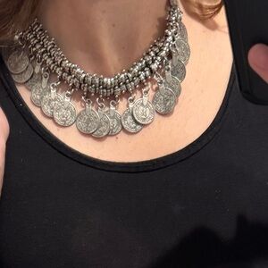 Metal necklace